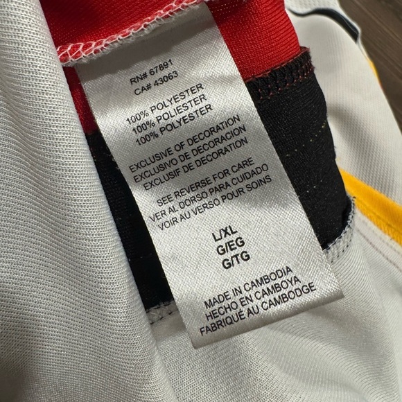 Calgary Flames NHL Hockey Jersey - Picture 10 of 10